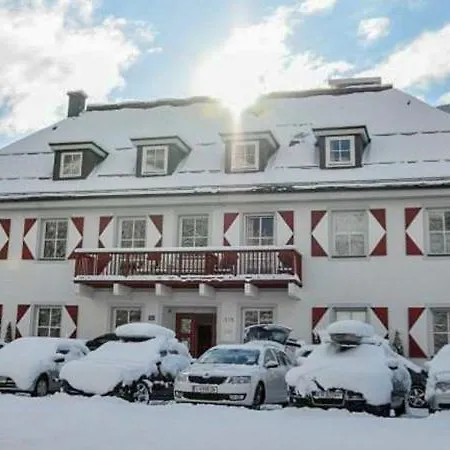 Diamond Forest - 8 Full Beds Summercard Included