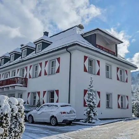 Diamond Forest - 8 Full Beds Summercard Included