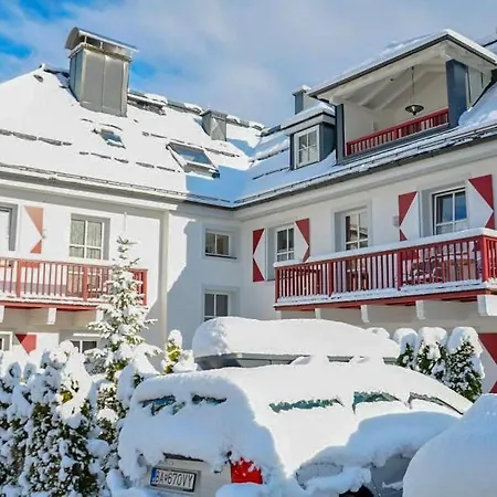 Diamond Forest - 8 Full Beds Summercard Included